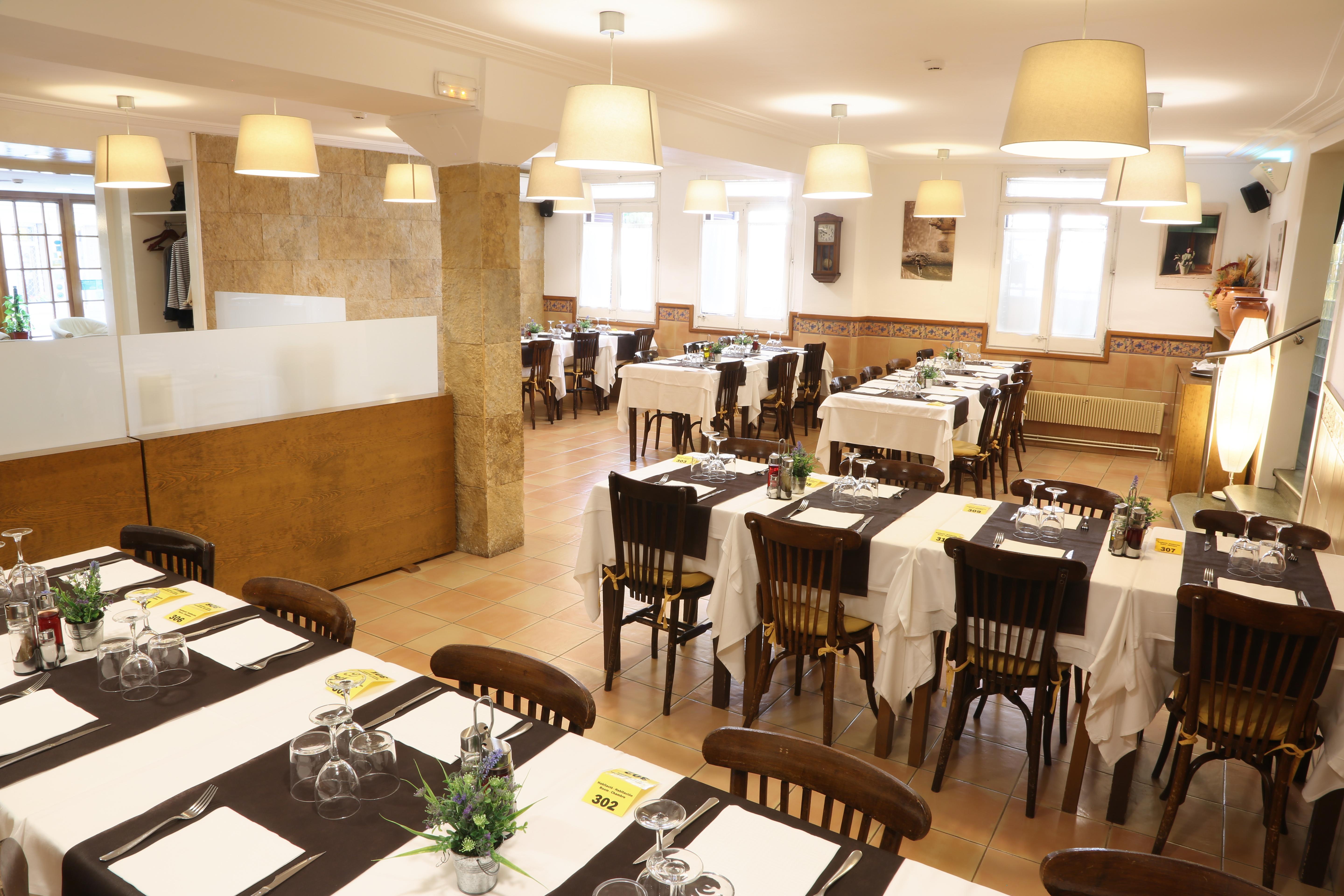 Hotel Ripoll سانت إلاري ساكالم المظهر الخارجي الصورة