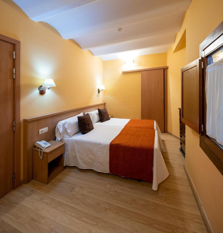 Hotel Ripoll سانت إلاري ساكالم المظهر الخارجي الصورة