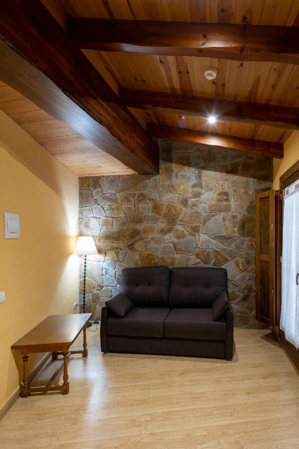 Hotel Ripoll سانت إلاري ساكالم المظهر الخارجي الصورة
