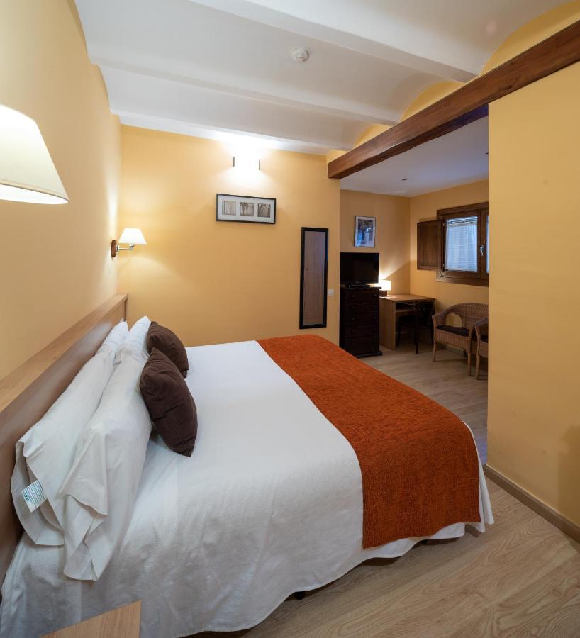 Hotel Ripoll سانت إلاري ساكالم المظهر الخارجي الصورة