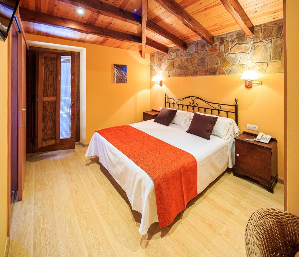 Hotel Ripoll سانت إلاري ساكالم المظهر الخارجي الصورة