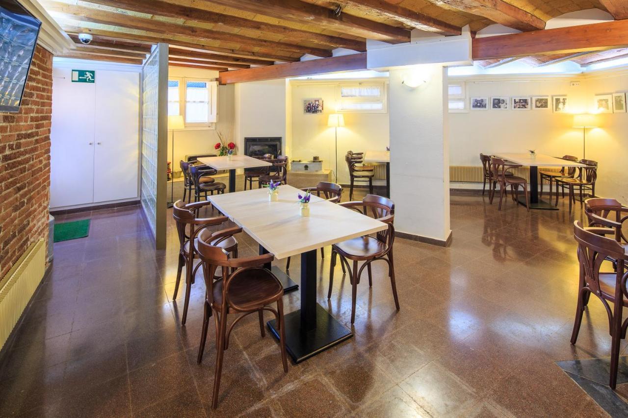 Hotel Ripoll سانت إلاري ساكالم المظهر الخارجي الصورة