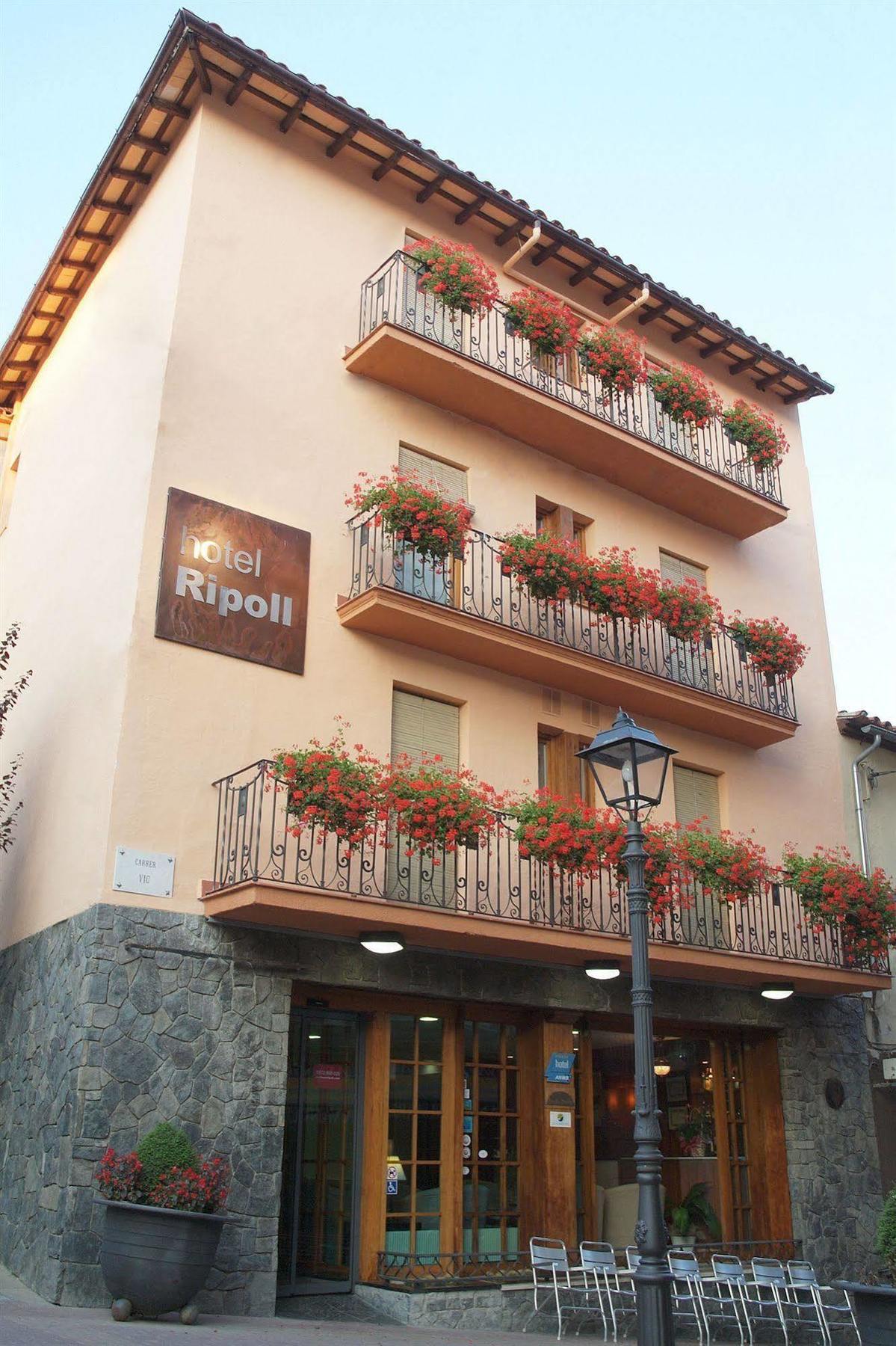 Hotel Ripoll سانت إلاري ساكالم المظهر الخارجي الصورة